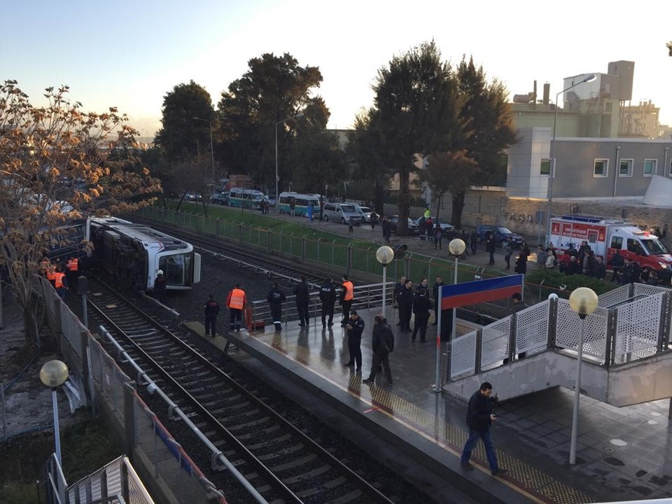 İzmir'de metro kazası - 1