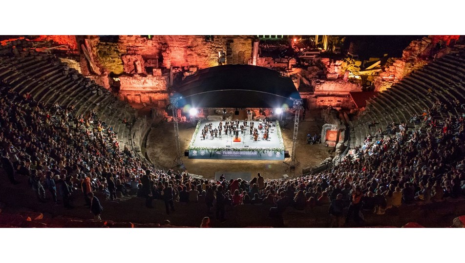 Türk-Rus Klasik Müzik Festivali'ne antik tiyatroda muhteşem kapanış
