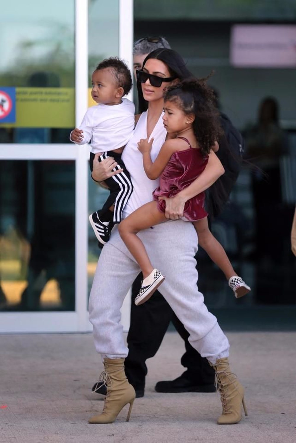 Kim Kardashian doğacak bebeğinin cinsiyetini açıkladı Magazin