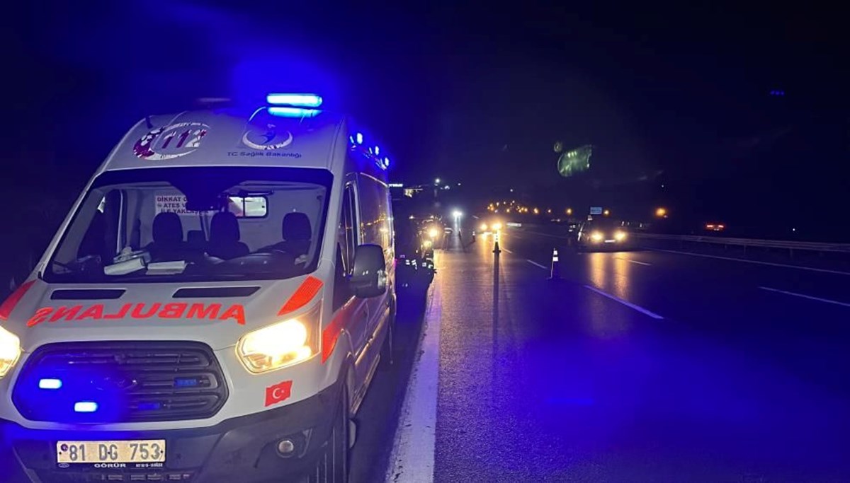 Emniyet şeridinde arıza yapan otomobile TIR çarptı: 1 ölü