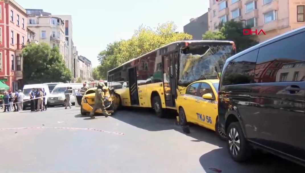 Beyoğlu'nda korkutan kaza