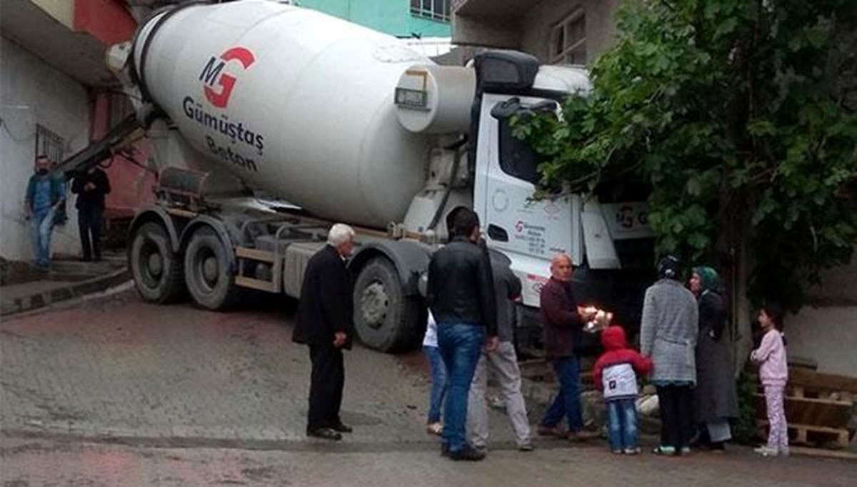 Denizli'de beton mikseri can aldı Denizli'de beton mikseri can aldı