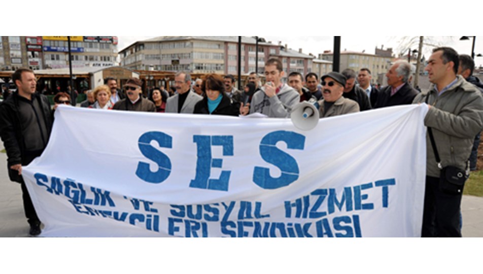 SES de 'düzenlemeyi' protesto etti