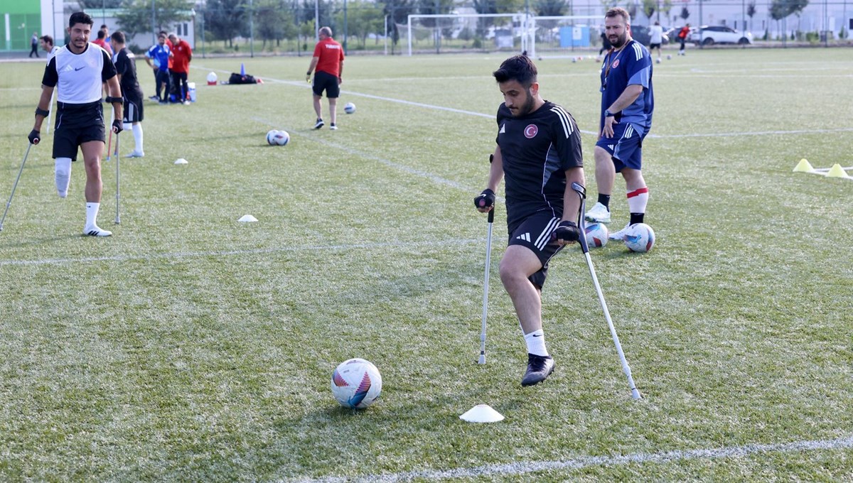 Hayalini kuruyordu, şimdi milli takım için mücadele ediyor