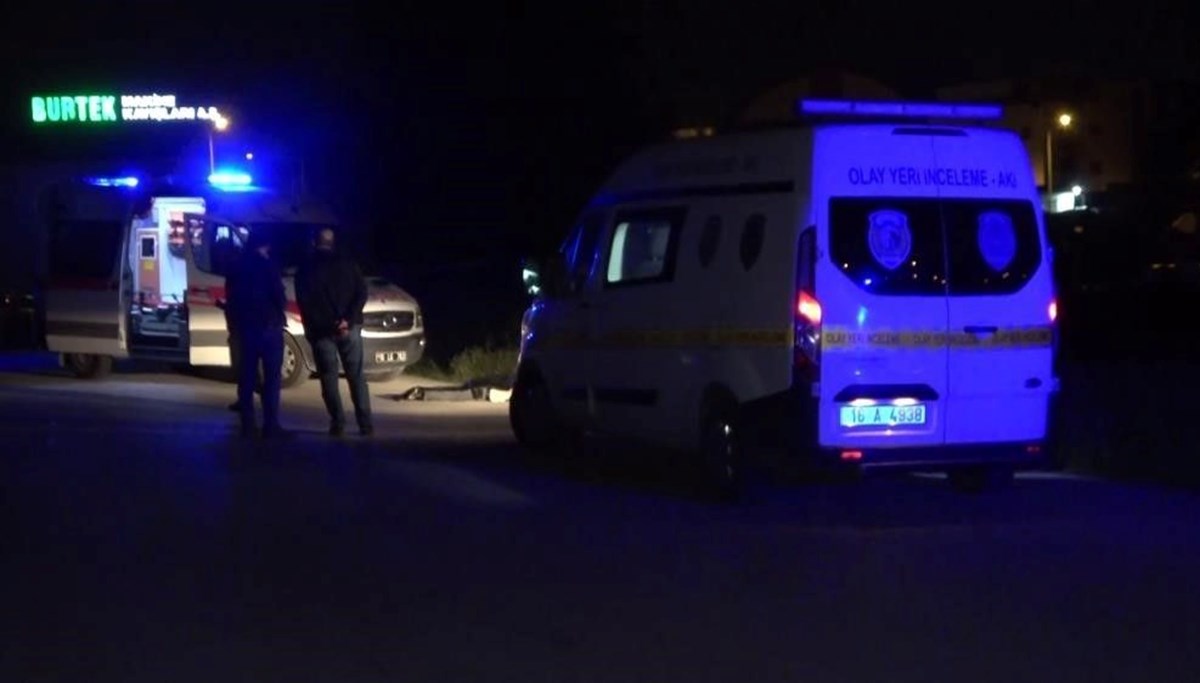 Annesinden aldığı silahla 16 yaşındaki çocuğu öldürdü: Zanlıya 12, annesine 13 yıl hapis Annesinden aldığı silahla 16 yaşındaki çocuğu öldürdü: Zanlıya 12, annesine 13 yıl hapis