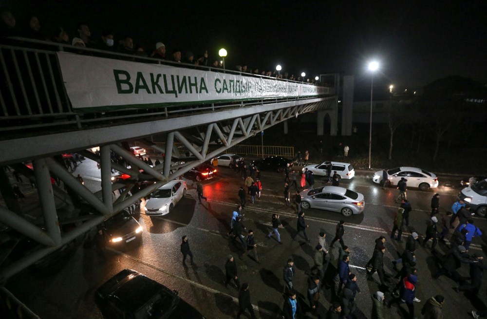 Kazakistan’ın Almatı şehrinde protestocular Valilik binasına girdi, başkentte OHAL ilan edildi - 41