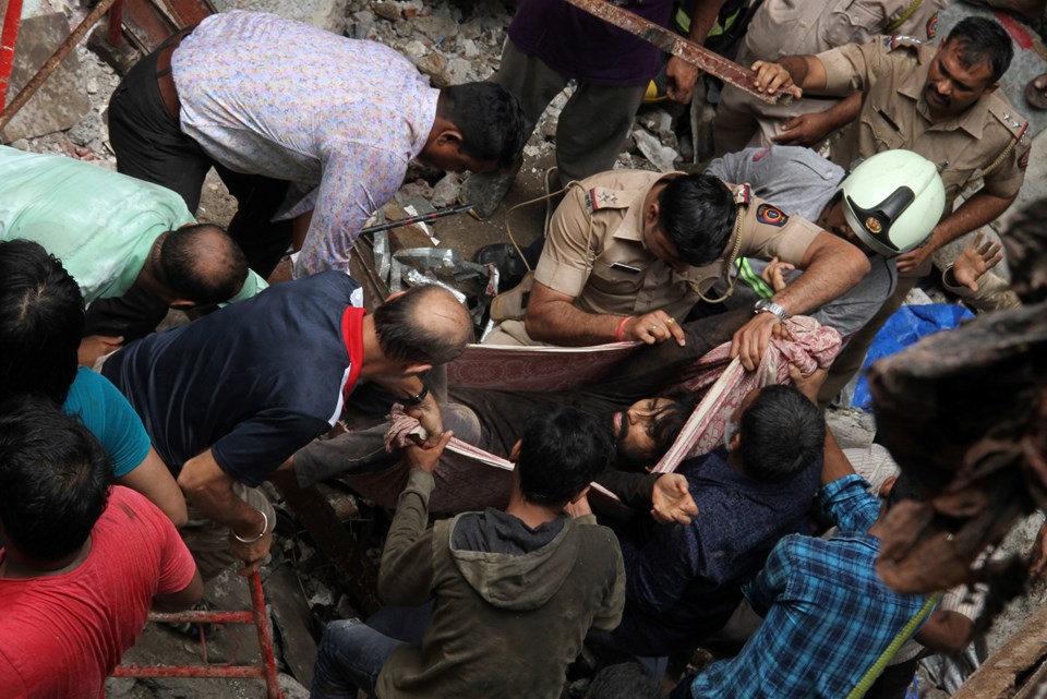 Hindistan'da bina çöktü: 2 ölü - 1