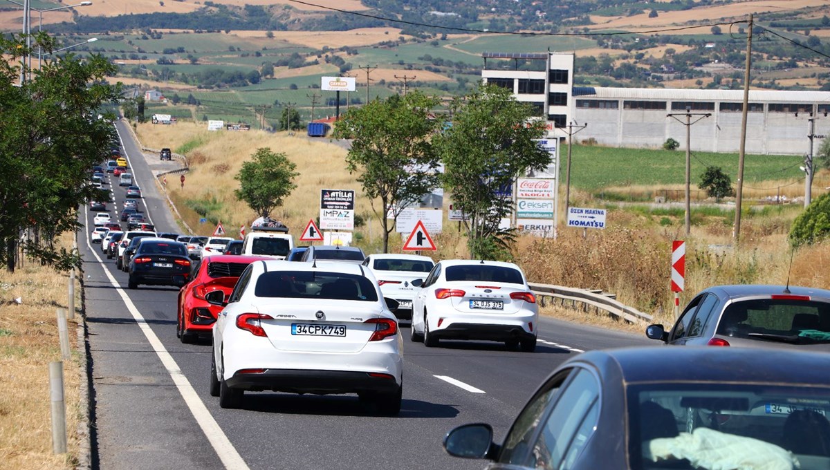 İstanbul-Tekirdağ yolunda trafik yoğunluğu