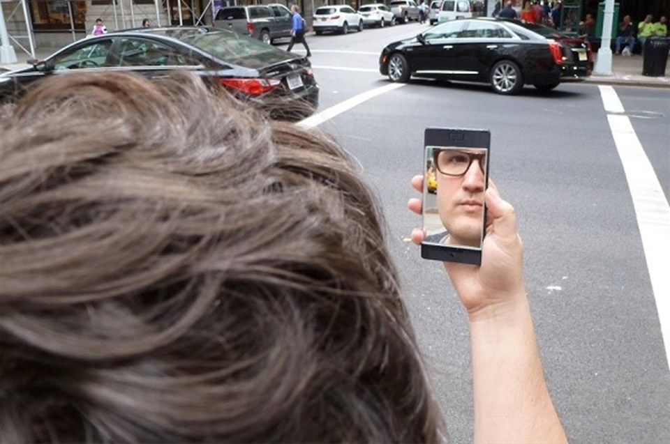 NoPhone Selfie modelinin fiyatı 15 dolar...