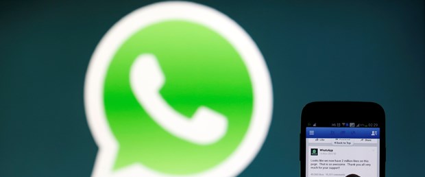 2017-05-04T001249Z_687475470_RC11EA26E400_RTRMADP_3_WHATSAPP-OUTAGES.JPG