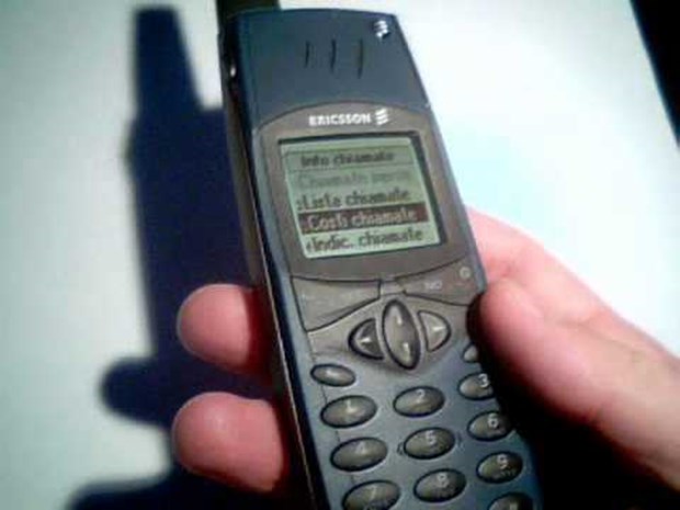 Ericsson R320 – 2000