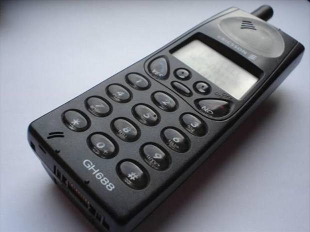 Ericsson GH688 – 1996