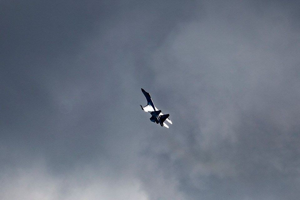 SU-35'TEN GÖSTERİ UÇUŞU