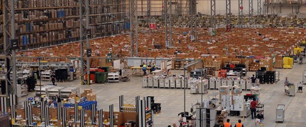 amazon-now-has-45000-robots-in-its-warehouses.jpg