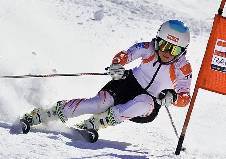 Alp Disiplini milli sporcusu Ayşe Durlu, 19