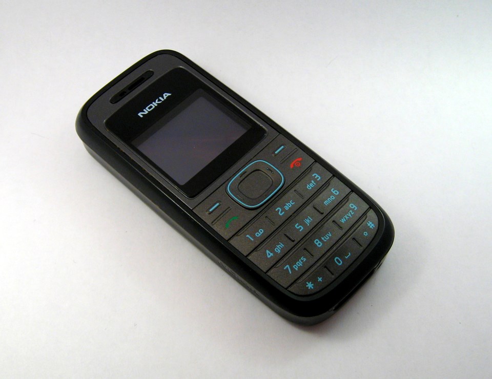 13- Nokia 1208