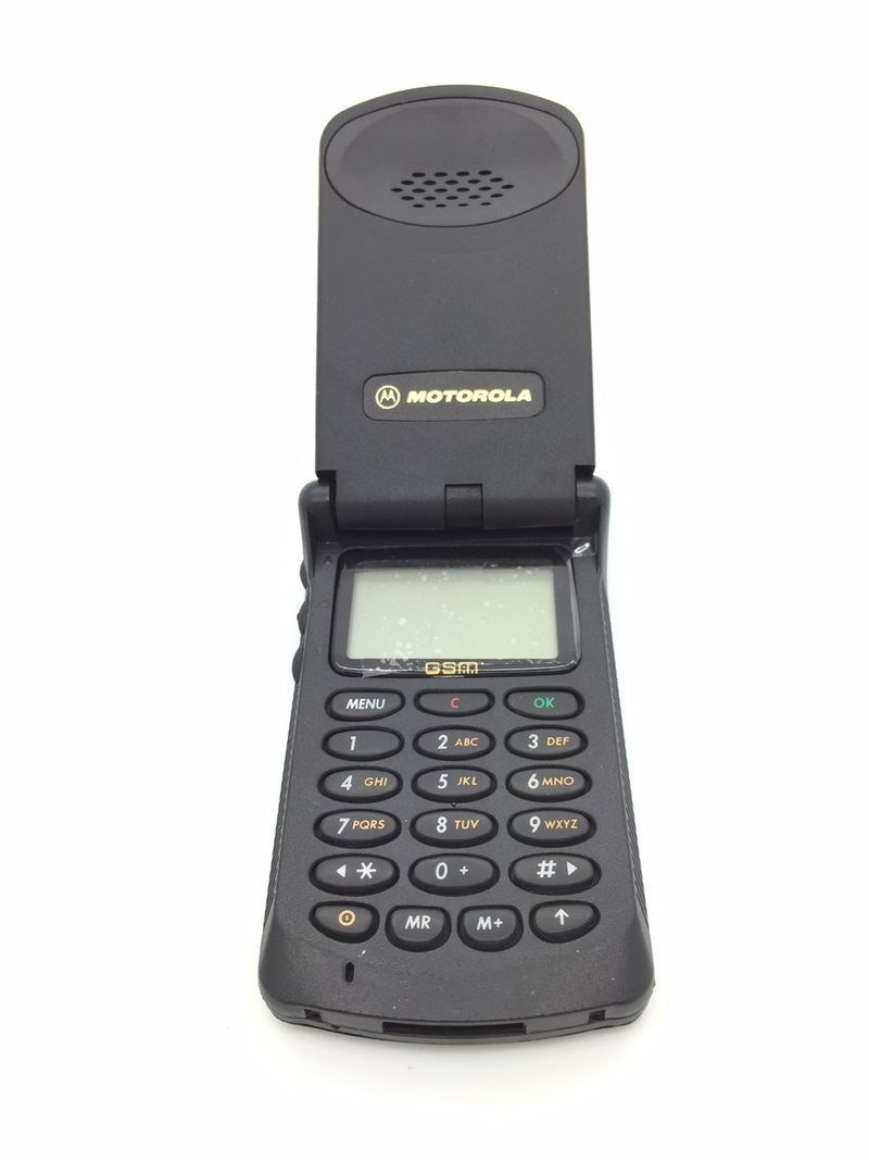 19- Motorola StarTAC