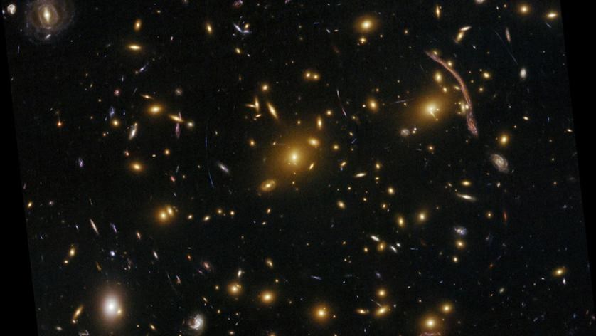 HUBBLE'IN GÖZÜNDEN EVRENİN DERİNLİKLERİNE YOLCULUK