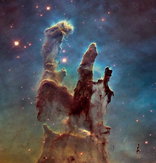 HUBBLE'IN GÖZÜNDEN EVRENİN DERİNLİKLERİNE YOLCULUK