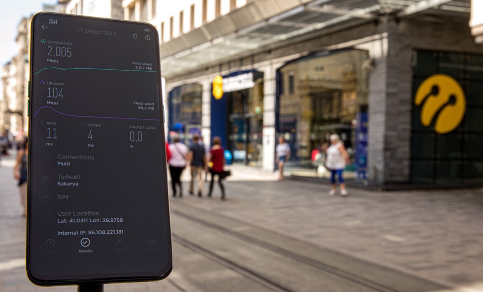 İstanbul Tepebaşı Plaza’da saniyede 2 GB veri indirme hızı aşıldı.