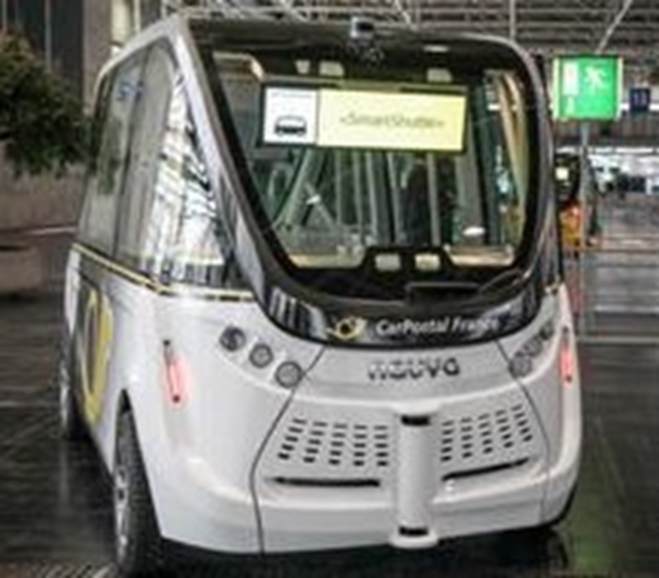 Kendi kendine giden minibüs