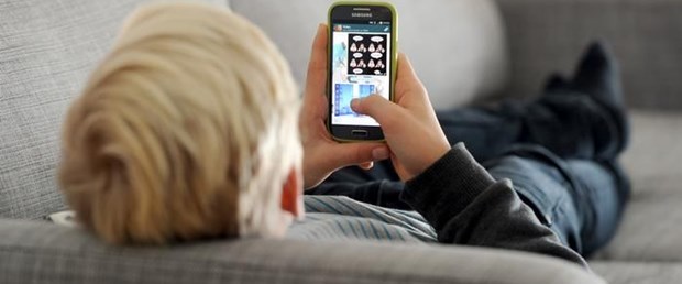 çocuk akıllı telefon yaş030819.jpg