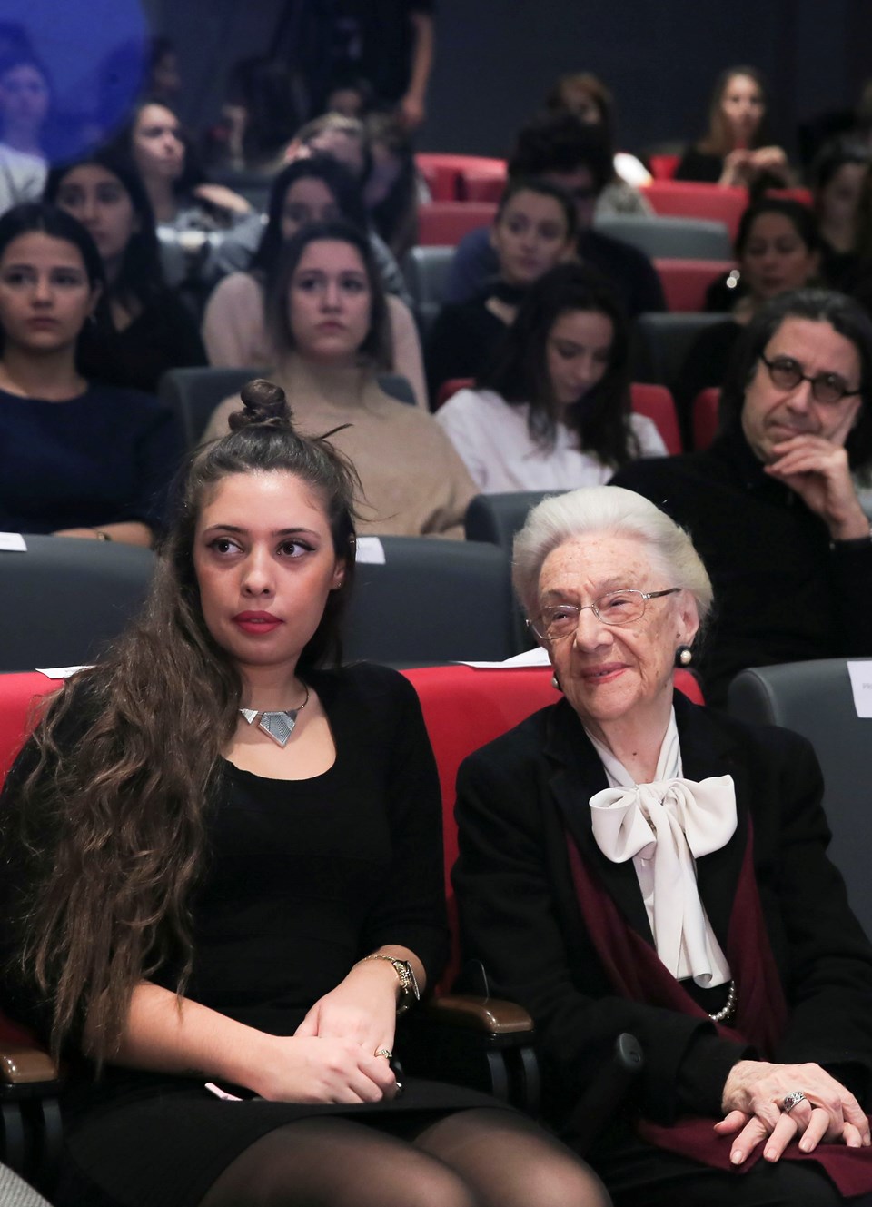 Türkiye'de iletişim sektörünün duayen ismi Betül Mardin (90) açılış konuşması sonrası etkinliği sonuna kadar izledi...