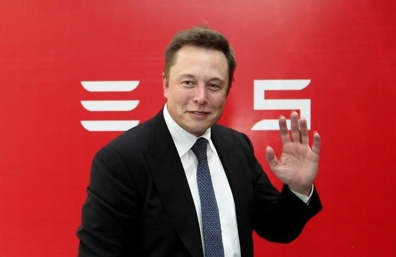 ELON MUSK KİMDİR?