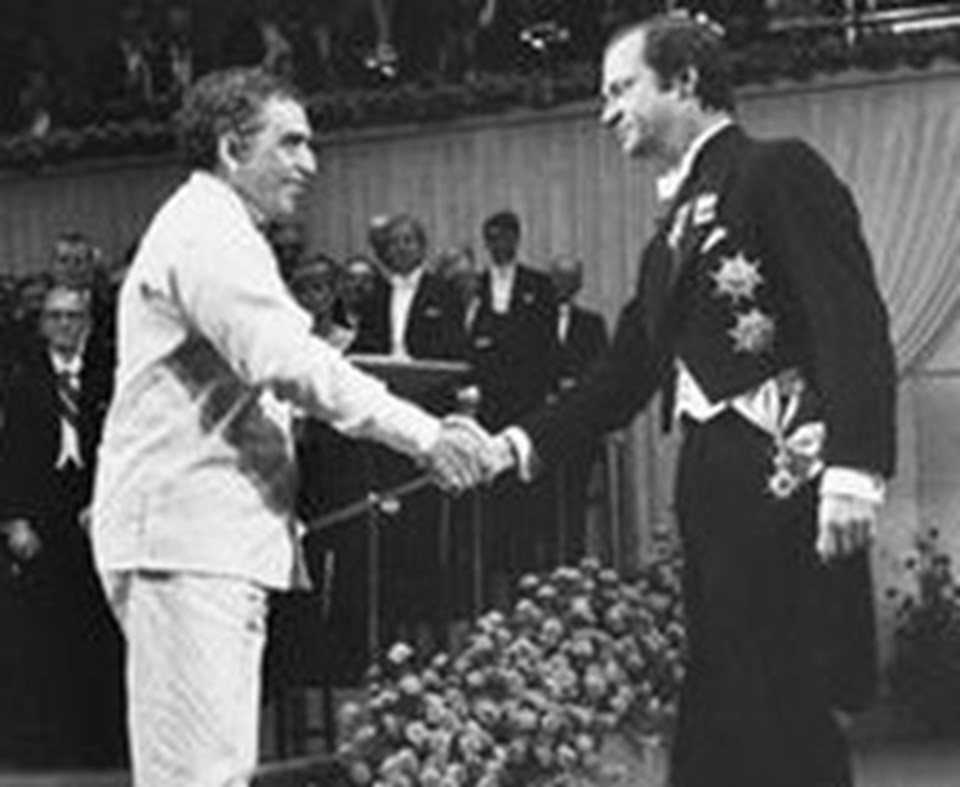 1982: Garcia Marquez Stockholm'deki Nobel ödülü töreninde