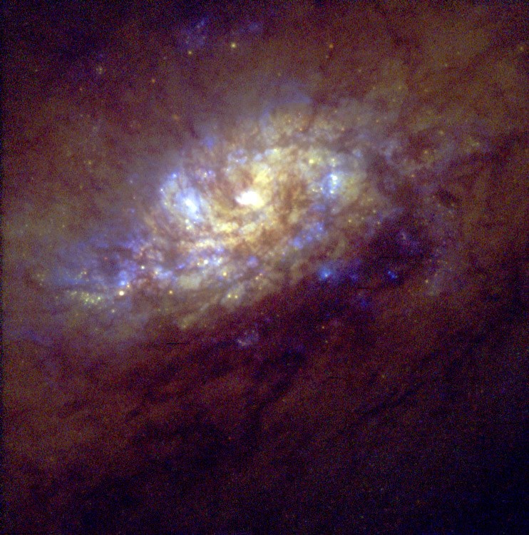 Hubble'dan masal gibi görüntüler