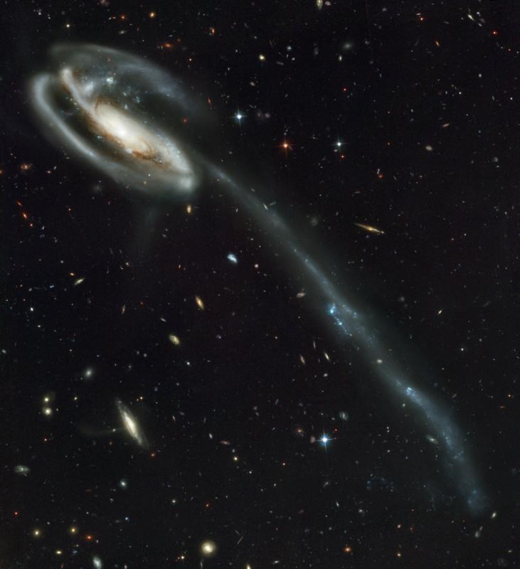 Hubble'dan masal gibi görüntüler