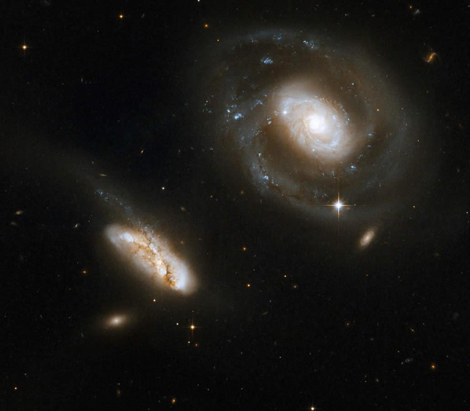 Hubble'dan masal gibi görüntüler