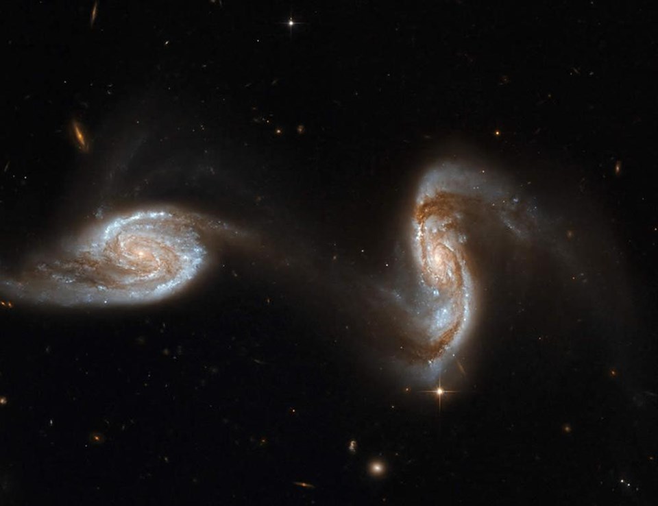 Hubble'dan masal gibi görüntüler