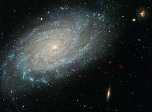 Hubble'dan masal gibi görüntüler