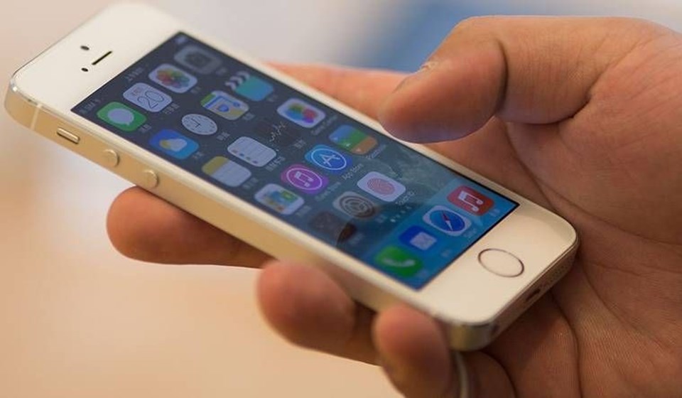 Apple’ın ilk defa iPhone 6S’te yer verdiği 3D Touch sayesinde kullanıcılar, parmakları ile ekrana uyguladıkları farklı dokunuşlar sayesinde farklı komutlar verebiliyor. Ancak bu özellik iPhone SE'de bulunmuyor.
