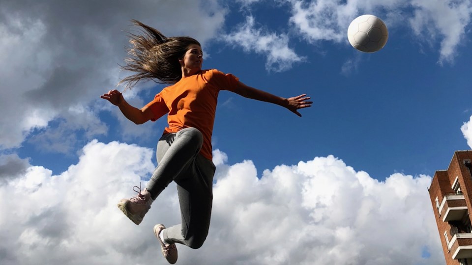 OPTİK YAKINLAŞTIRMA İLE KADRAJI AYARLAYIN