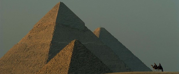 giza piramitleri.jpg