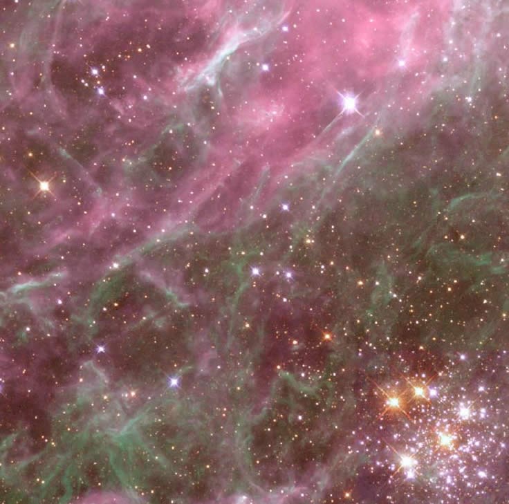 Hubble'dan masal gibi goruntuler