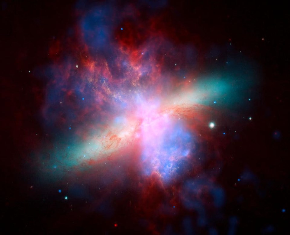 Hubble'dan masal gibi goruntuler