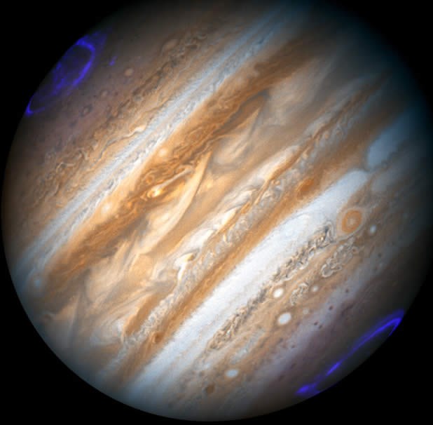 Hubble'dan masal gibi goruntuler
