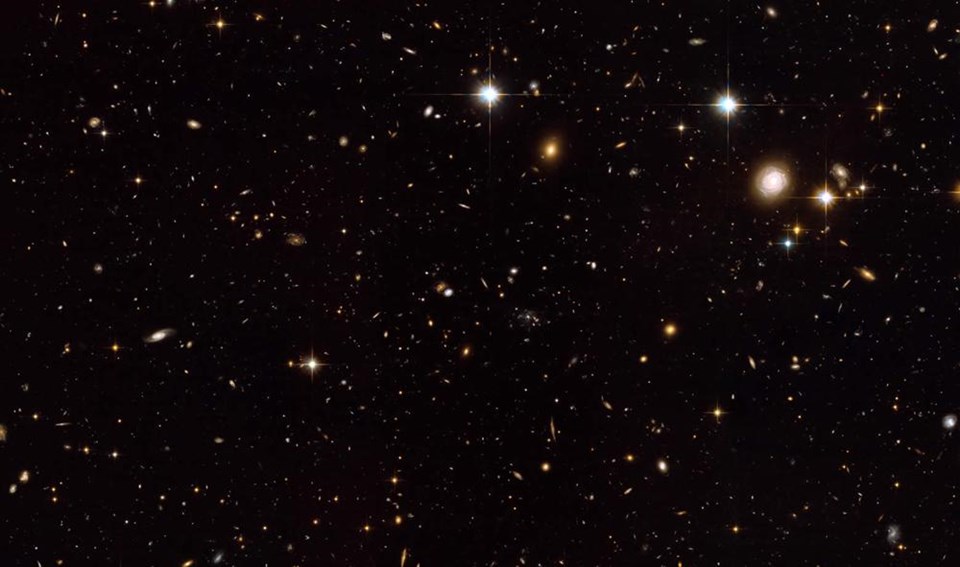 Hubble'dan masal gibi goruntuler