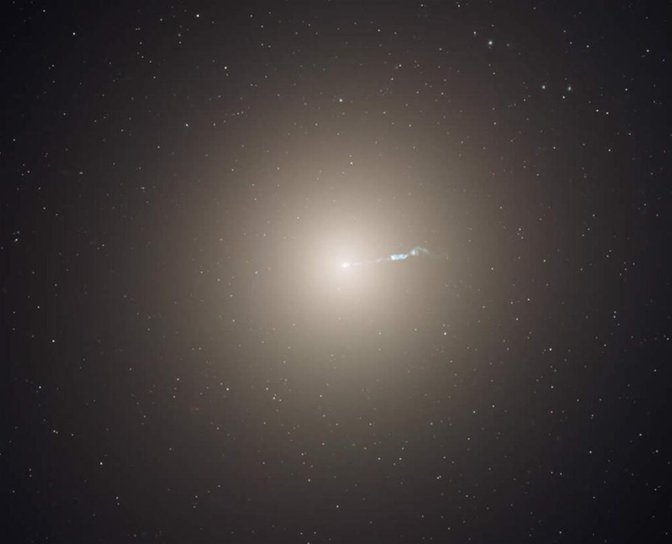 Hubble'dan masal gibi goruntuler