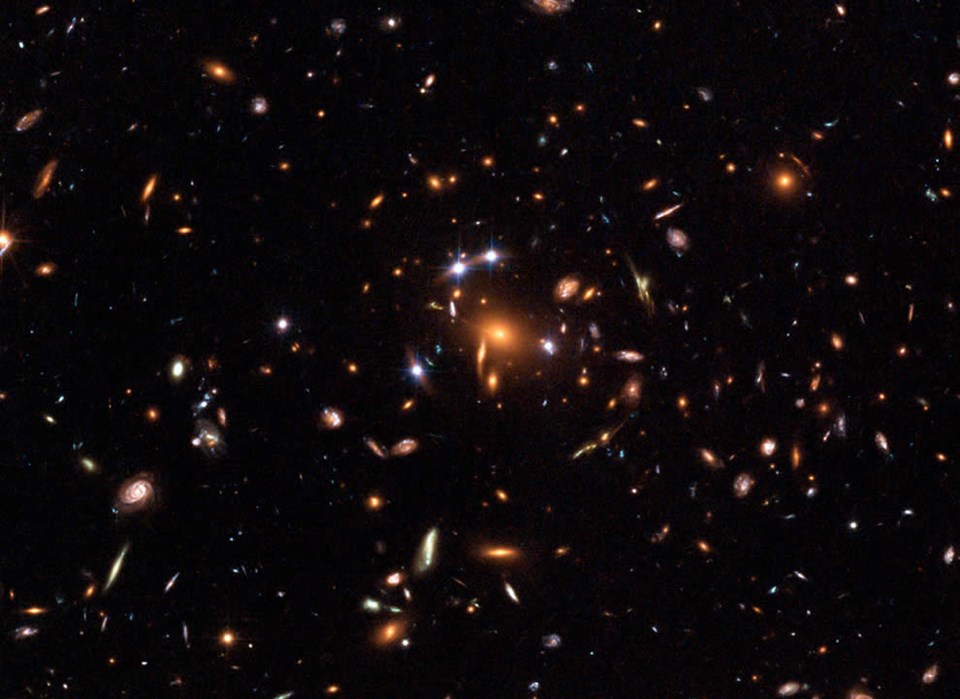 Hubble'dan masal gibi goruntuler