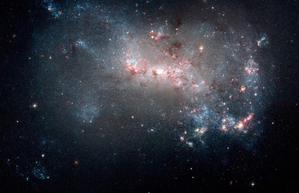 Hubble'dan masal gibi goruntuler