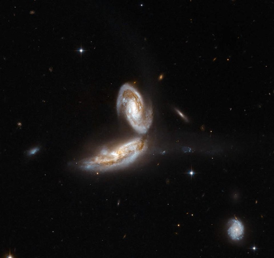 Hubble'dan masal gibi goruntuler
