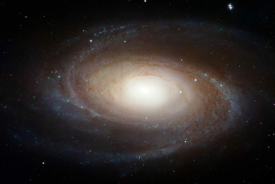 Hubble'dan masal gibi goruntuler