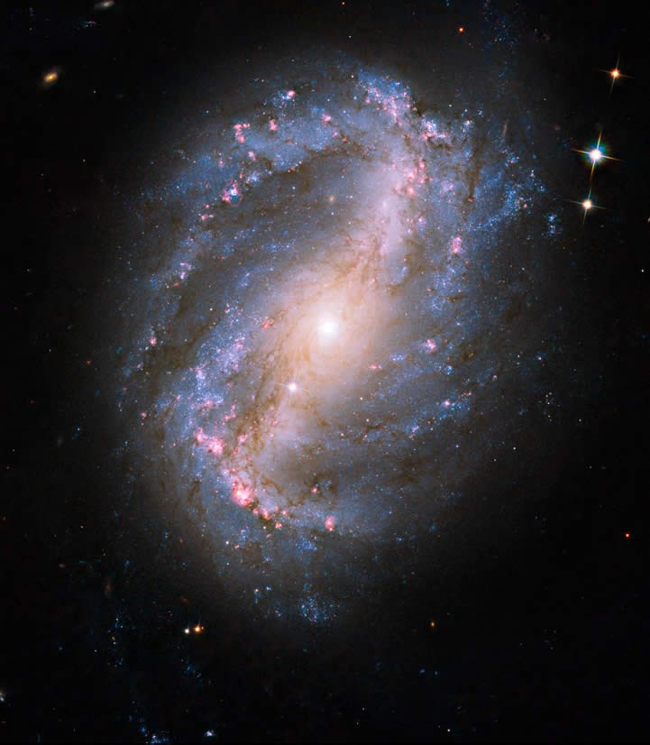 Hubble'dan masal gibi goruntuler
