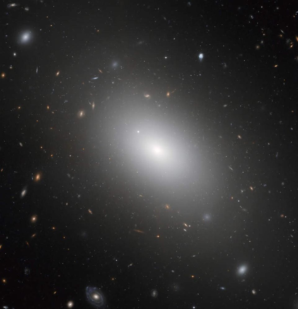 Hubble'dan masal gibi goruntuler