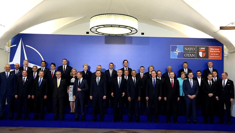 Polonya'nın başkenti Varşova'da toplanan NATO üyeleri, Türkiye'ye verilen özel güvence önlemlerinin tam olarak uygulamasına ve bu önlemlerin, gelişen güvenlik durumuna göre esnek ve yeniden şekillenebilir olmasını kararlaştırmıştı