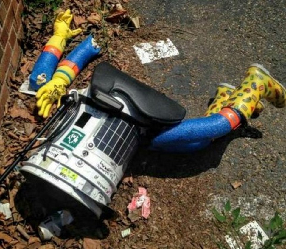 hitchBOT, saldırıdan sonra bu hale geldi.